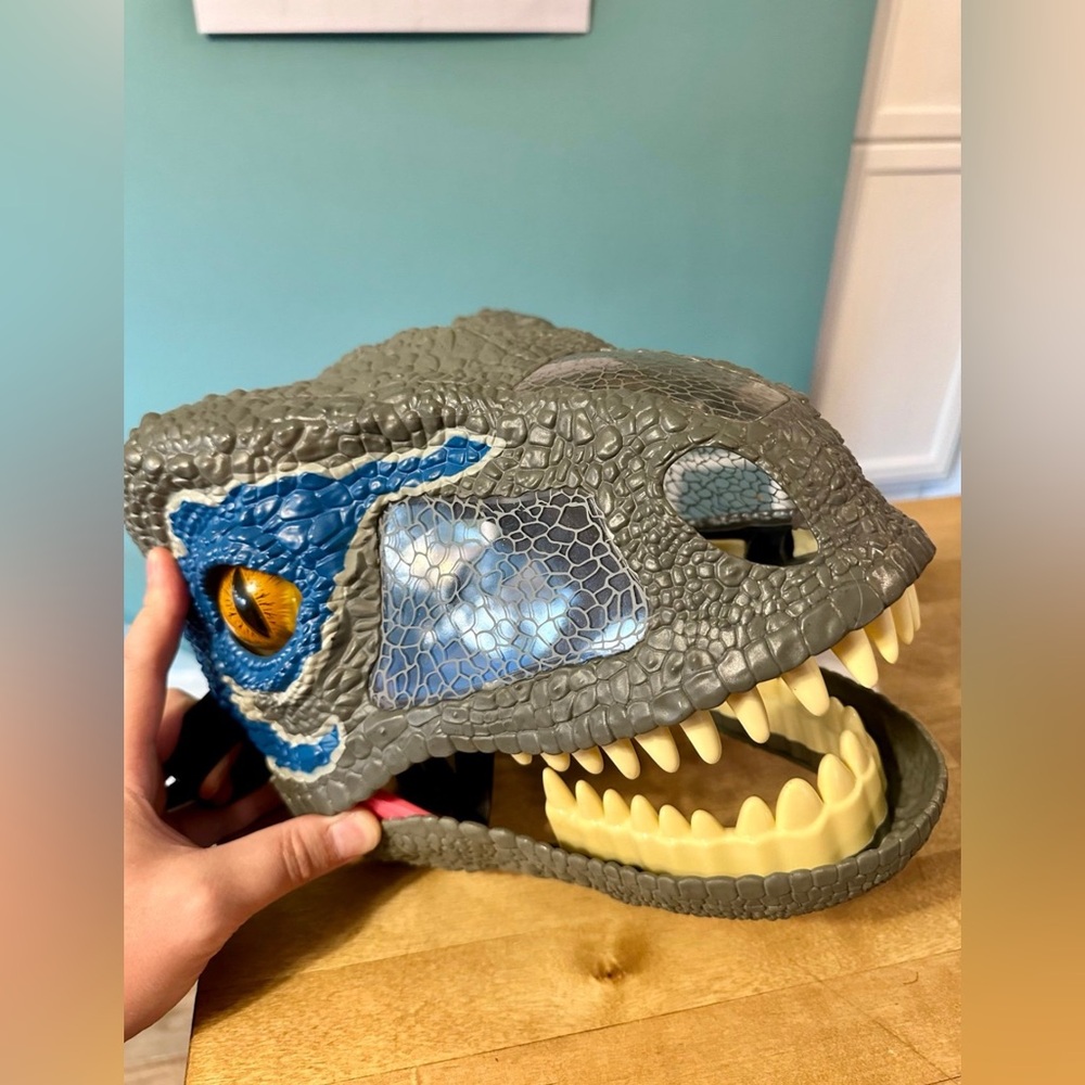 Jurassic World Chomp 'n Roar Dinosaur Mask Velociraptor BLUE 2017 Mattel